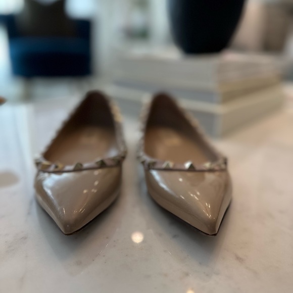 VALENTINO PATENT ROCKSTUD - Picture 4 of 4